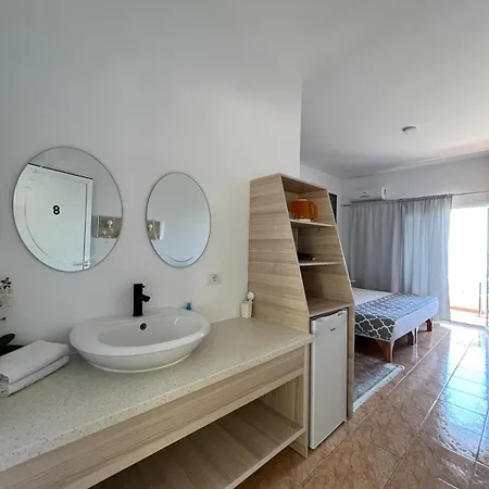 Guest house Salt Life Dhermi